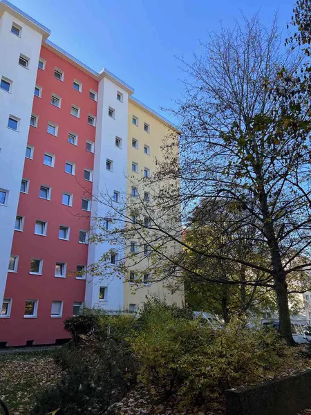 1,5-Zimmer-Wohnung mit Balkon und Wintergarten — photo 1